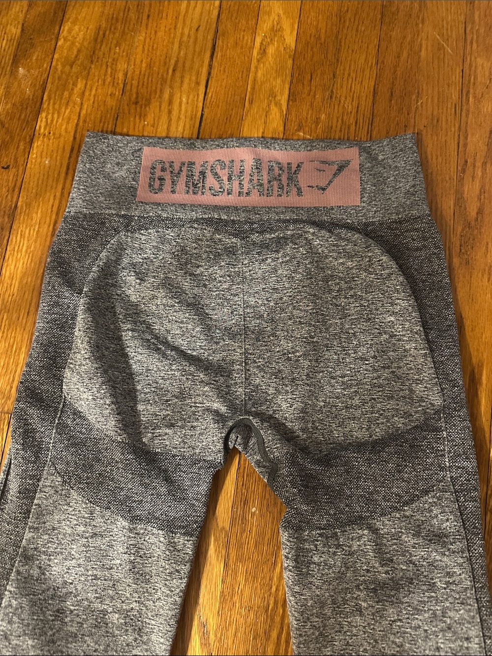 Gymshark Kids Gray Seamless Leggings with Pink Logo Band